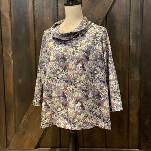 Floral 3/4 sleeve lightweight top